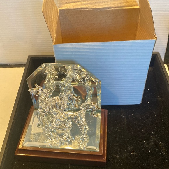 NIB Glass Pair of Horses on Mirror Base - Picture 2 of 7